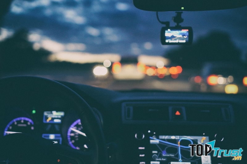 Tầm nhìn tối dần đi