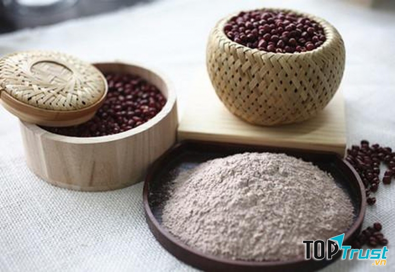 tắm trắng bằng bột đậu đỏ đúng cách tại nhà sẽ cho bạn làn da mịn như tơ.﻿