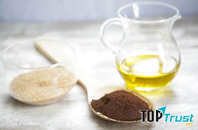 Tắm trắng bằng bã cà phê và dầu ôliu