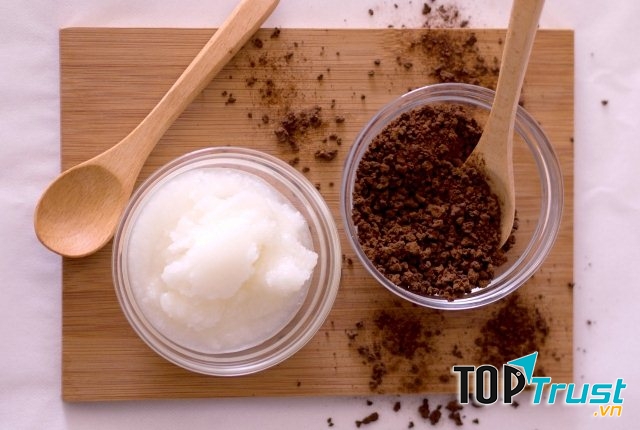 Tắm trắng bằng cà phê và dầu dừa