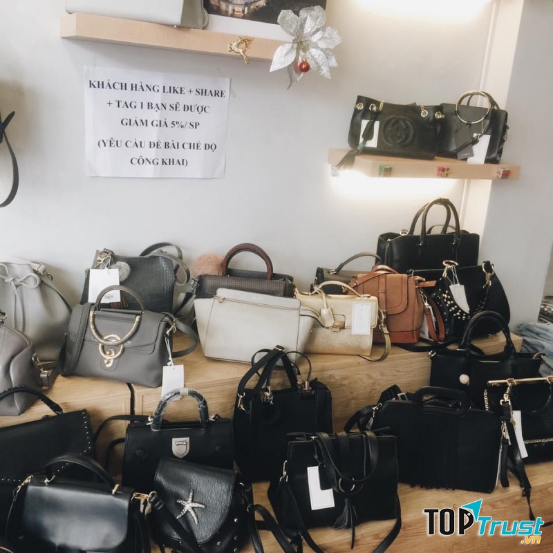 Bài trí bên trong Tamata Shop