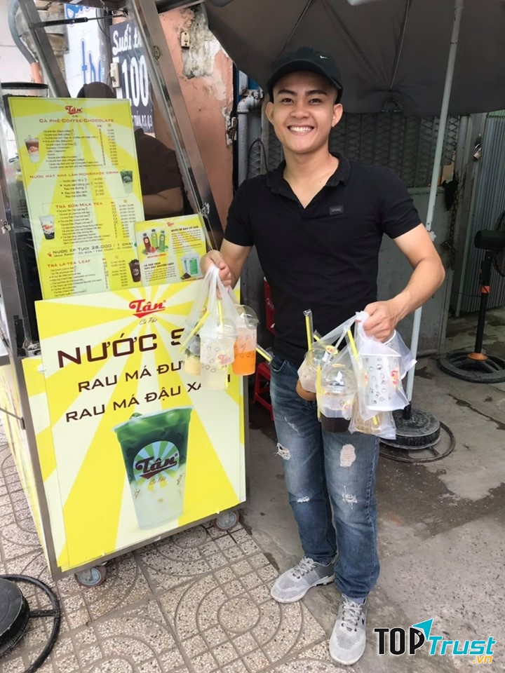 Chủ quán và nhận viên đều rất vui vẻ và gần gũi