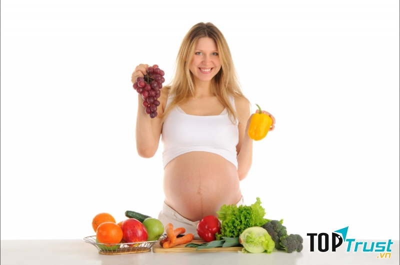 Thiếu axit folic ở phụ nữ có thai có thể khiến thai nhi bị dị tật ống thần kinh