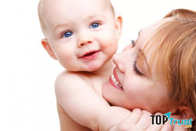 Nuôi con bằng sữa mẹ giúp tăng trí thông mình cho trẻ