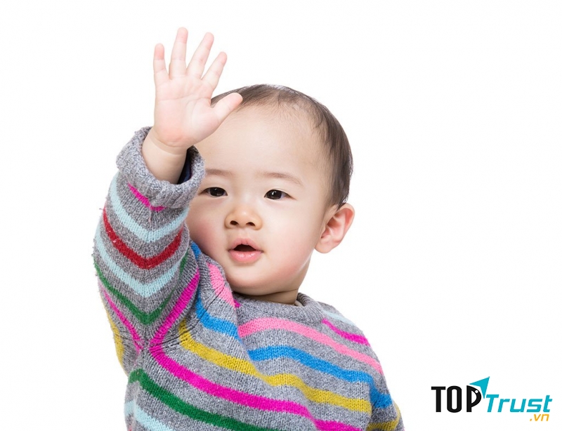 Tạo cảm hứng ăn uống cho bé cũng là một cách giúp bé thích ăn.