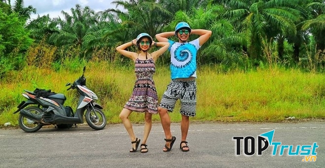 Tạo dáng giống nhau