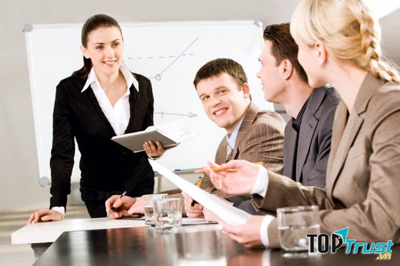 Nghệ thuật khen/chê