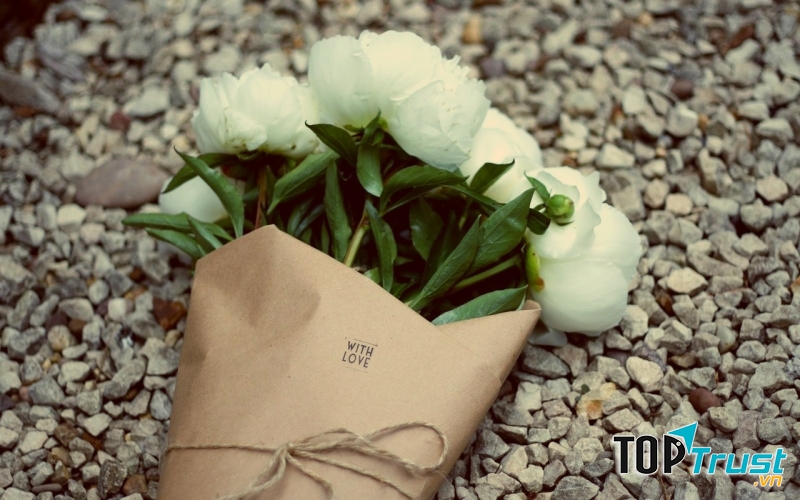 Tảo mộ là một trong những truyền thống tốt đẹp cần được lưu truyền để mọi người luôn nhớ về nguồn cội của gia đình.