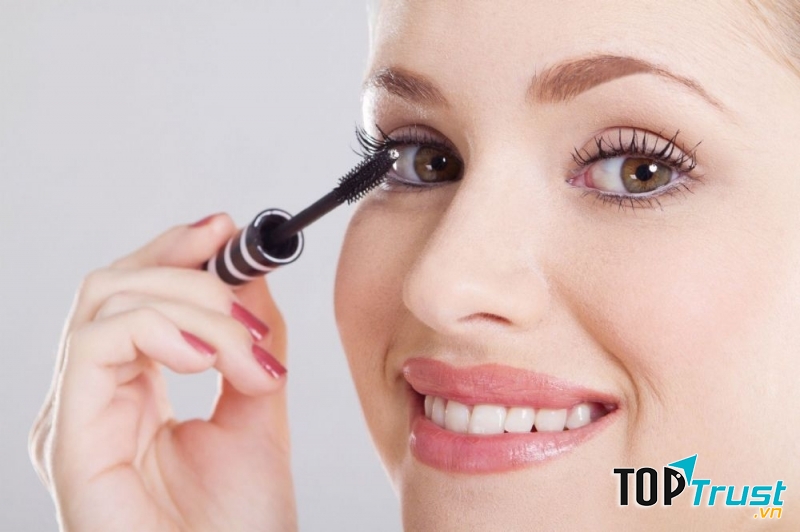 Tạo một đôi mi cong và dài