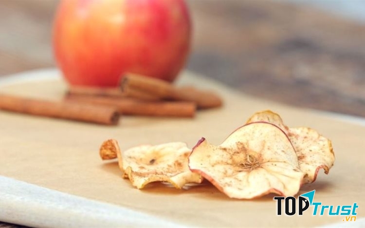 Táo sấy khô rất tốt cho mẹ bầu.