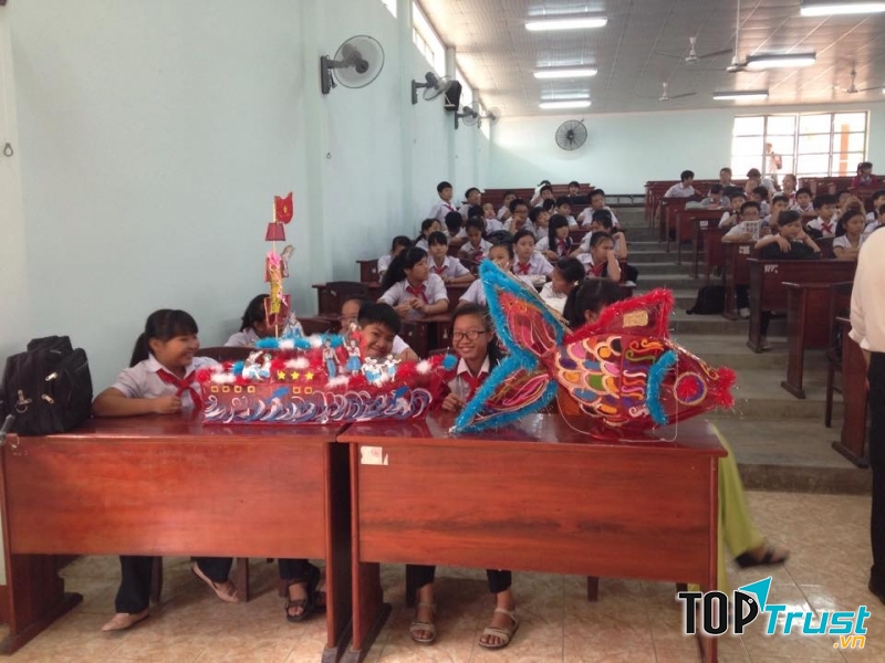 Tập làm lồng đèn