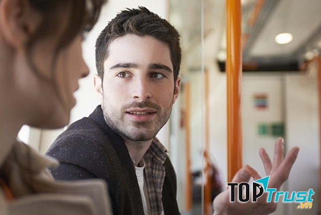 Tập nhìn thẳng vào mắt đối phương