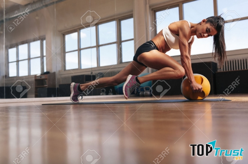 Phụ nữ luyện tập với cường độ quá cao dẫn tới rối loạn quá trình rụng trứng.