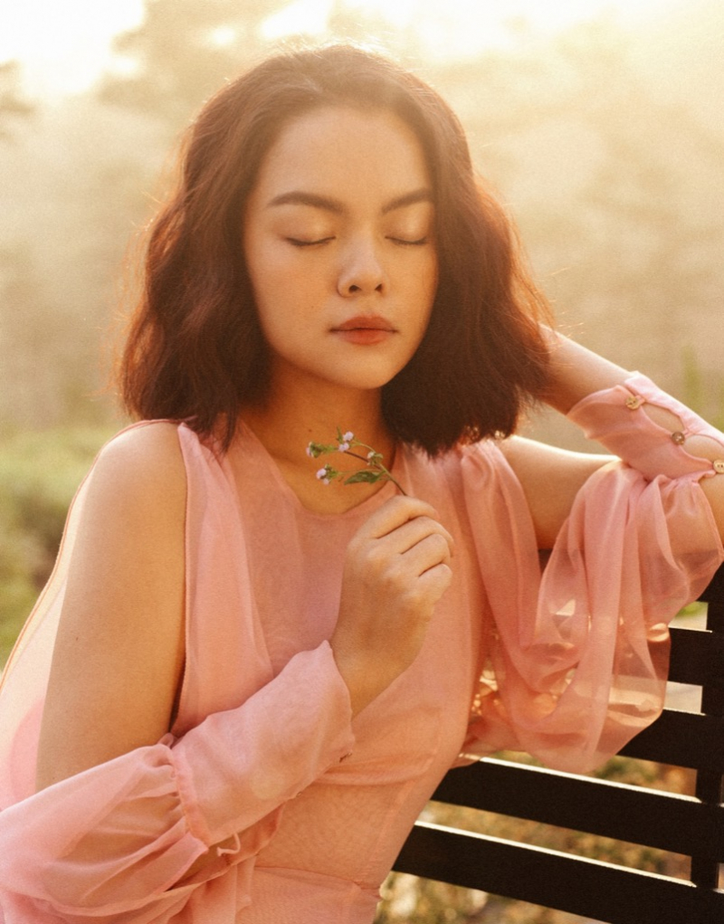 Ca sĩ Phạm Quỳnh Anh