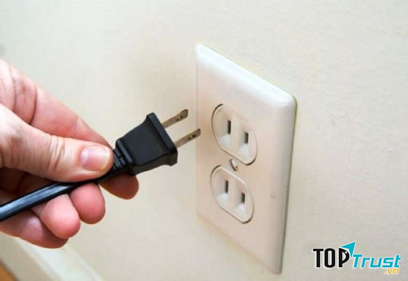 Hạn chế dùng quá nhiều đồ điện tử vì chúng đều là nguồn sinh ra nhiệt