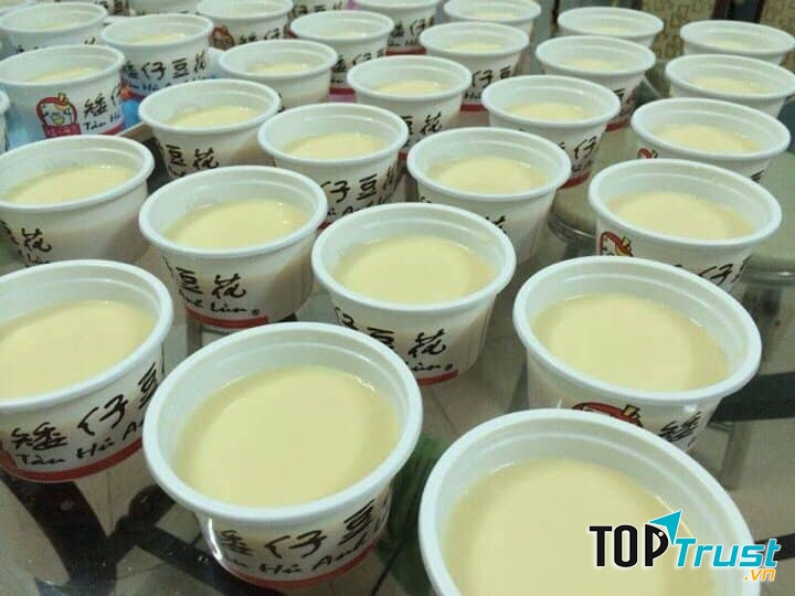 Tàu Hủ Anh Lùn Singapore