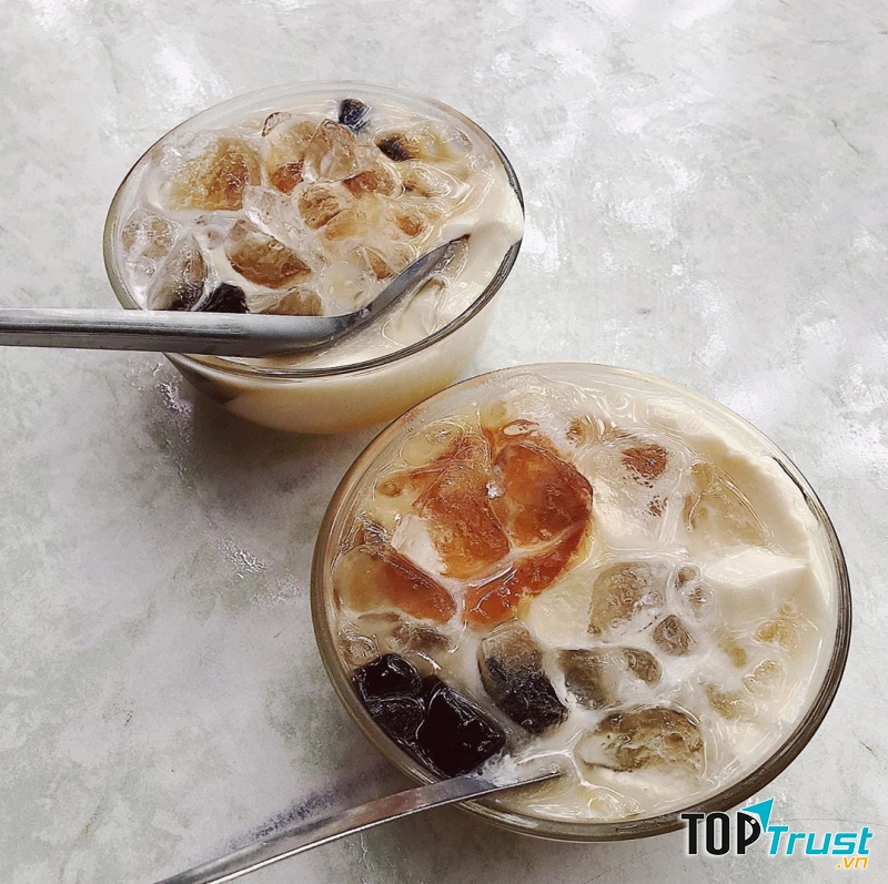 Tàu hủ Sài Gòn