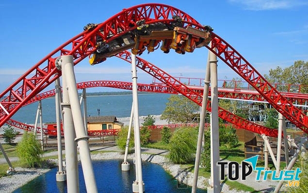 Trải nghiệm cảm giác tàu lượn bốn chiều tuyệt vời
