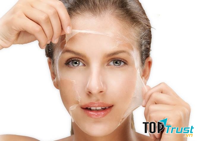 Tẩy da chết giúp da khô thoáng, mịn màng hơn