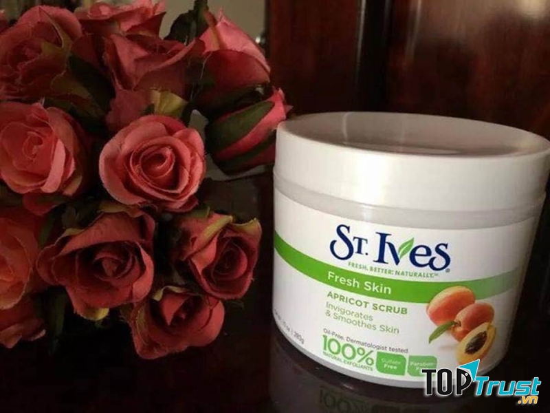 Tẩy da chết St.Ives Fresh Skin Apricot Scrub