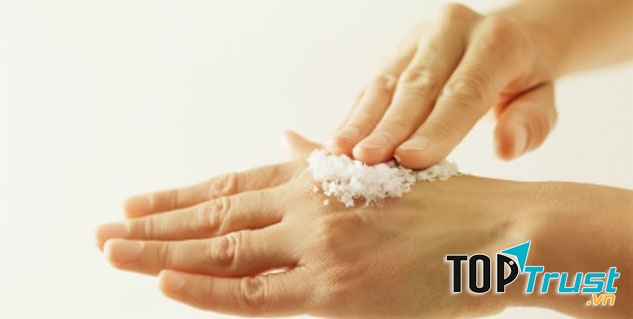 Tẩy tế bào chết cho tay