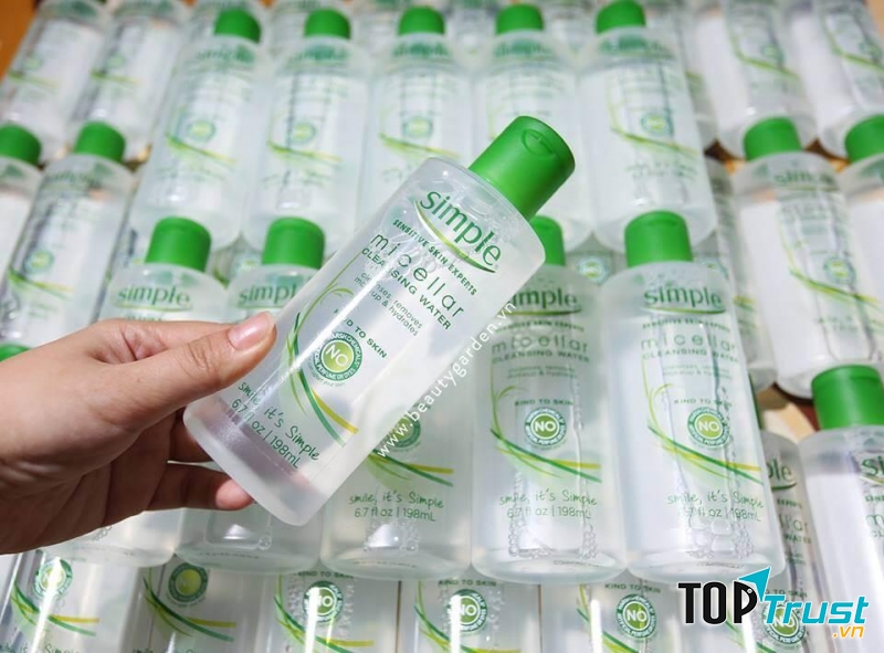 Tẩy trang cho da nhạy cảm Simple Micellar Cleansing Water