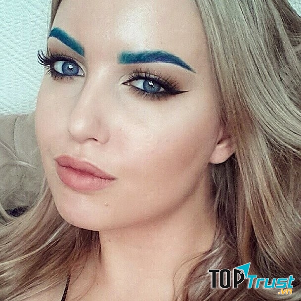 Tẩy trắng lông mày