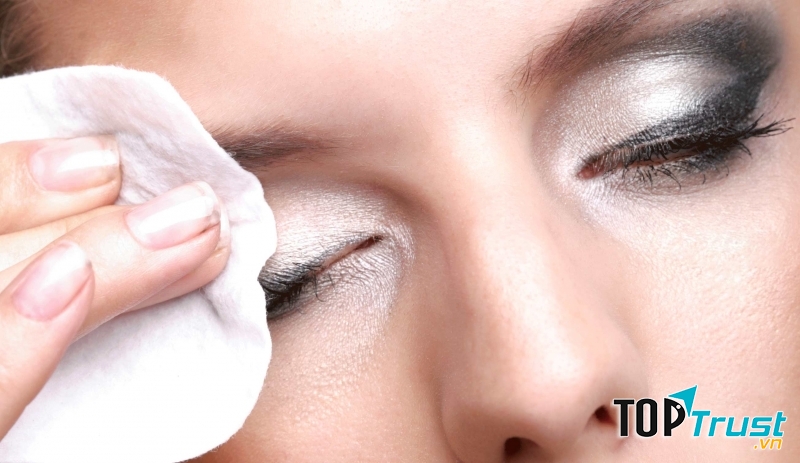 Tẩy trang mắt, môi