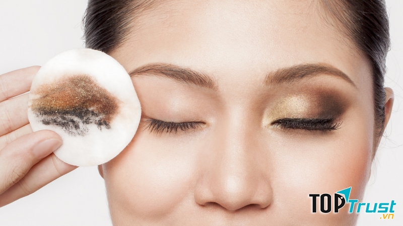 Dầu thầu dầu giúp tẩy trang sạch sâu hiệu quả