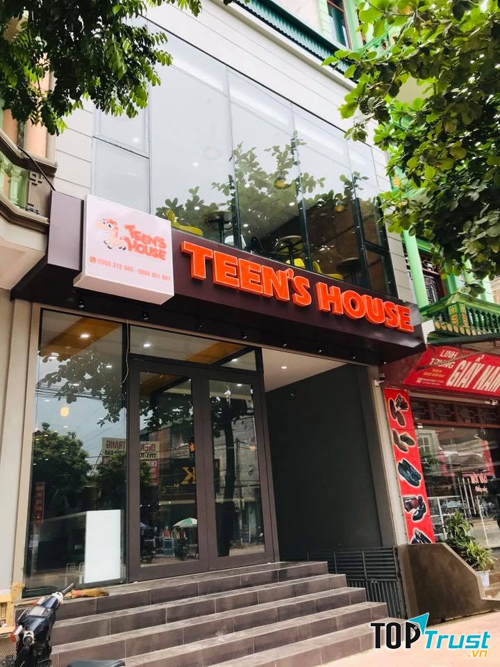 Teen's House- tiệm cà phê, đồ ăn nhanh và chất với thực đơn phong phú.