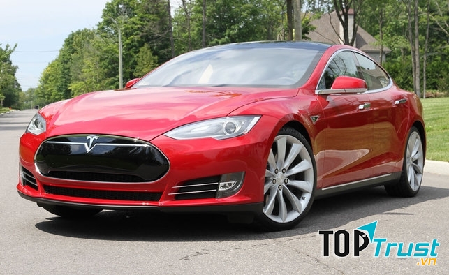 Telsa Model S P85 (93 nghìn USD - 2,08 tỷ đồng)