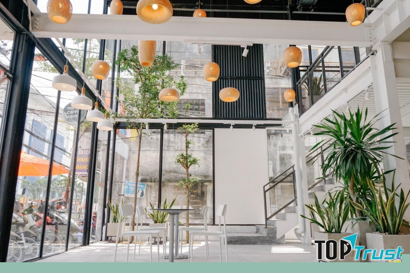 Không gian thoáng đãng và sạch sẽ này chắc chắn sẽ là điểm đến lý tưởng với các nhóm bạn đấy nhé