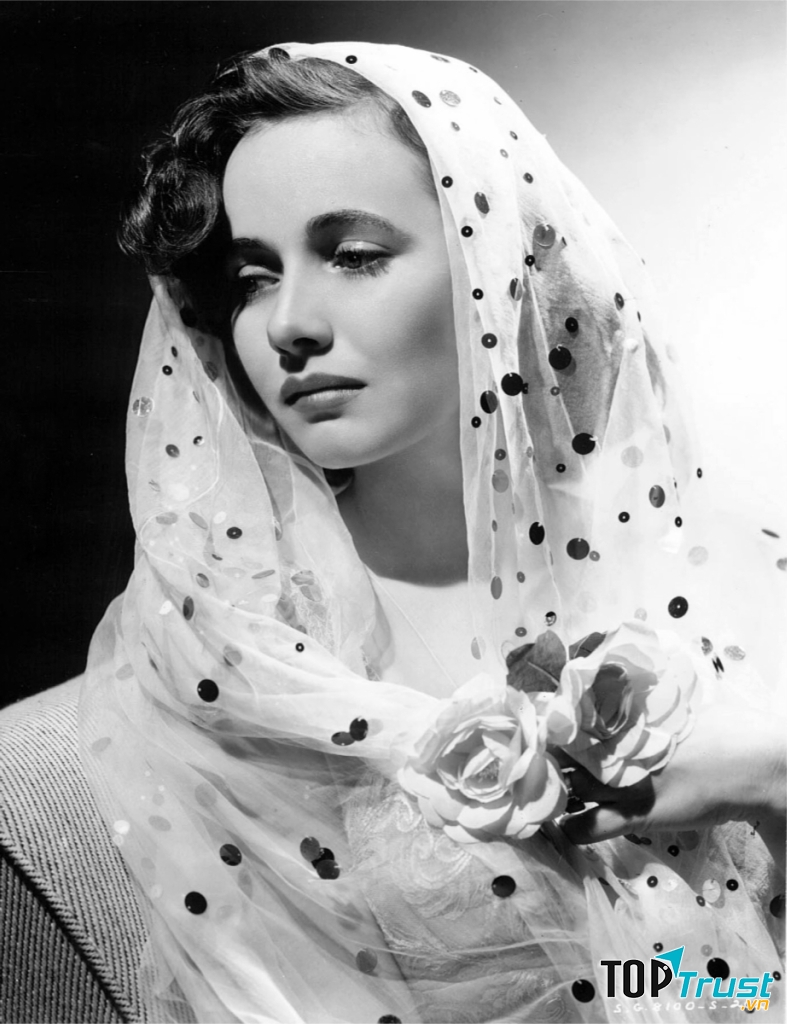 24 tuổi là thời điểm Teresa Wright giành tượng vàng Oscar duy nhất trong sự nghiệp.