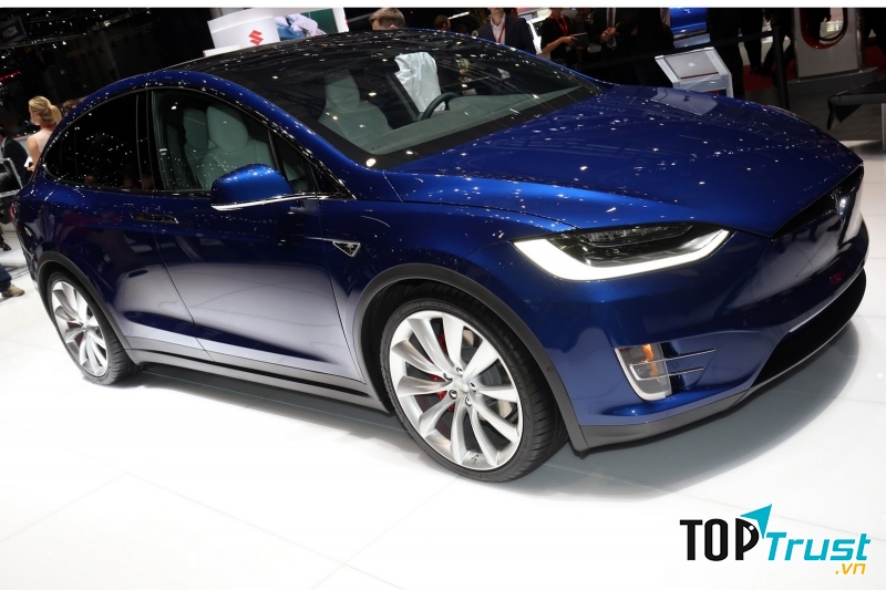 Hình ảnh thực tế Tesla Model X tại Geneva