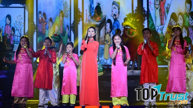 Cẩm Ly hát mừng xuân
