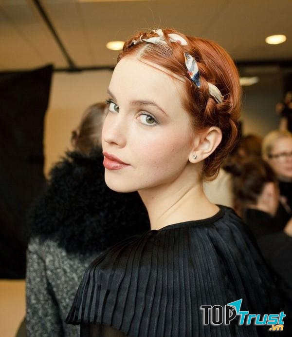 Tết tóc với băng cài