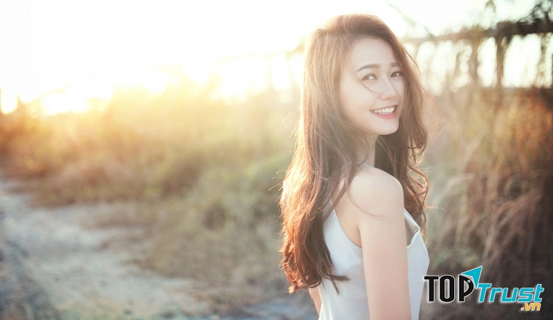 Nụ cười rạng rỡ là trang sức đẹp nhất của một cô gái