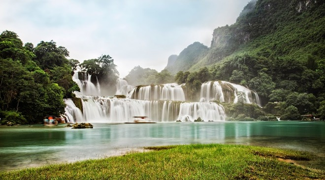 Vẻ đẹp kỳ lạ của thác Bản Giốc