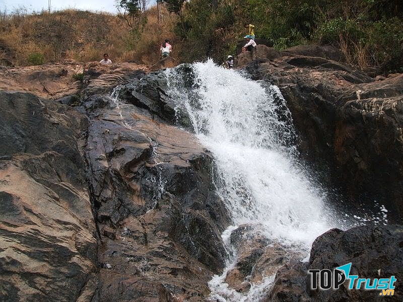 Thác Chín tầng