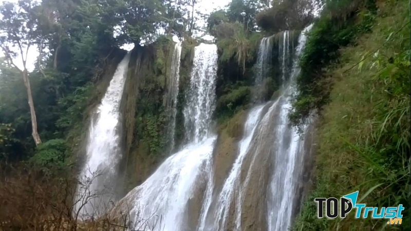 Thác Dải Yếm