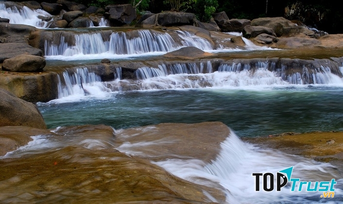 Vẻ đẹp quyến rũ của thác YangBay