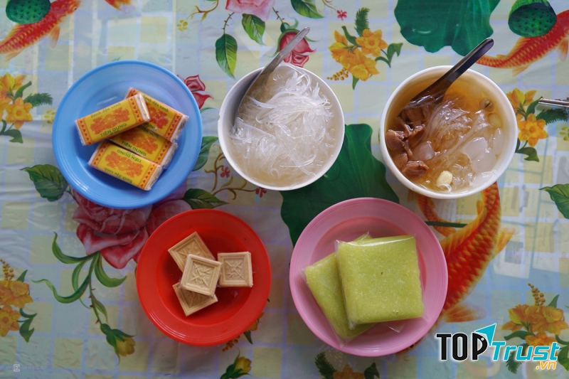Chè Hiển Khánh và một số loại bánh