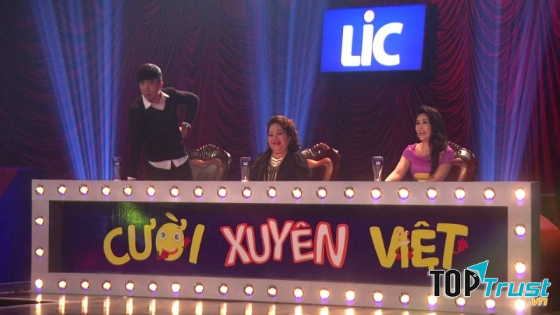 Cười xuyên Việt