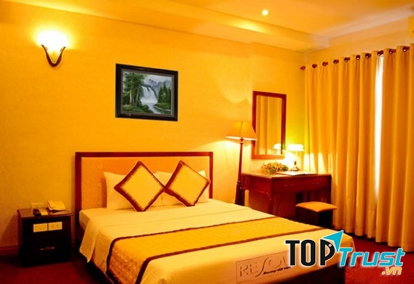 Phòng nghỉ khách sạn được thiết kế như không gian nhà ở thân thuộc của người dân Việt Nam