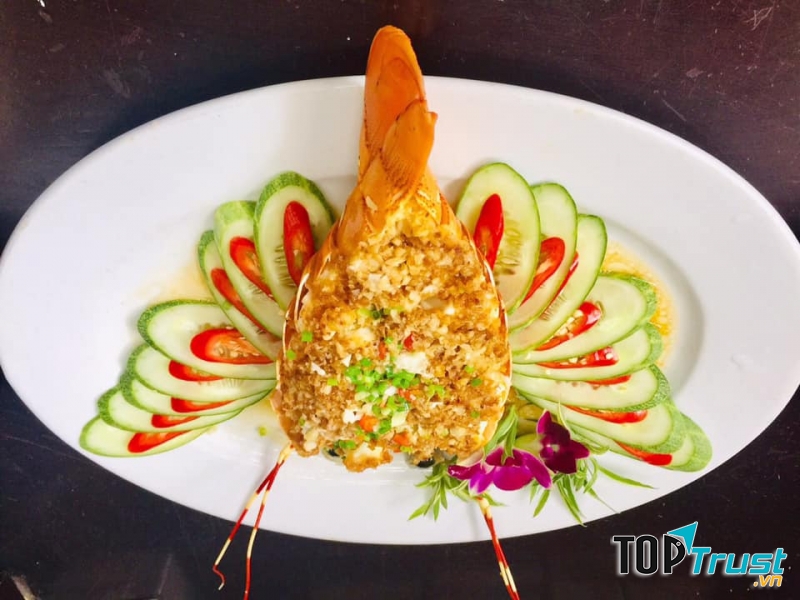 Món ăn được trang trí cầu kỳ