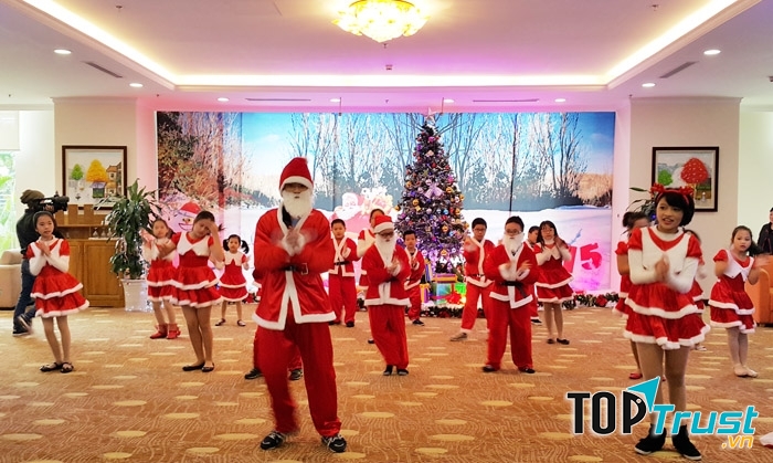 Tham gia hoạt động cộng đồng