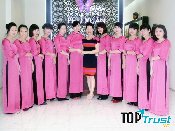 Nhân viên của TMV Phú Xuân