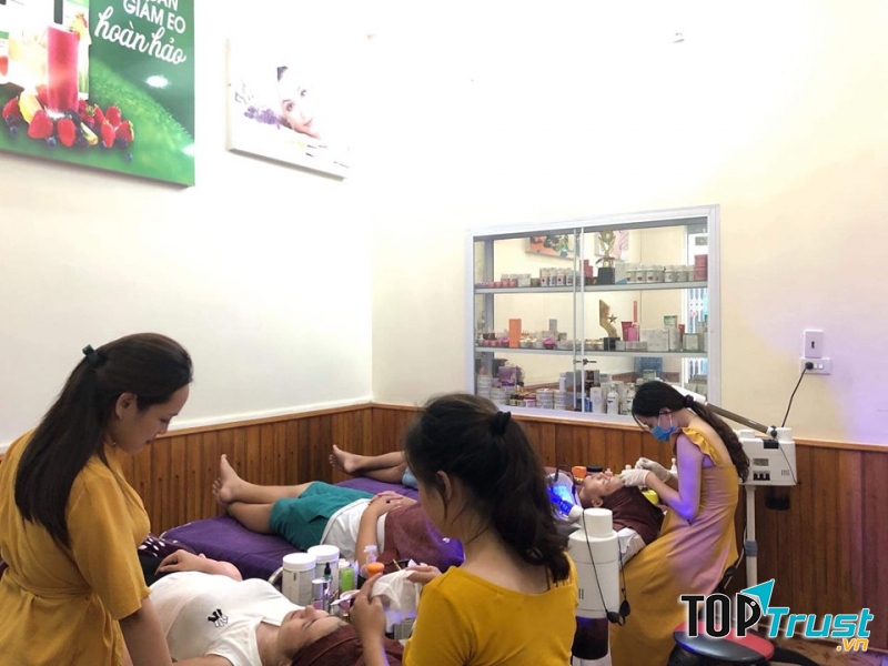 Thẩm mỹ Hường Hoàng là địa điểm trị mụn đáng tin cậy