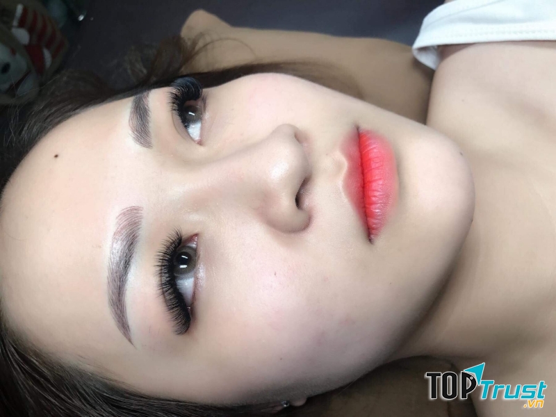 Thẩm mỹ Oanh Oanh
