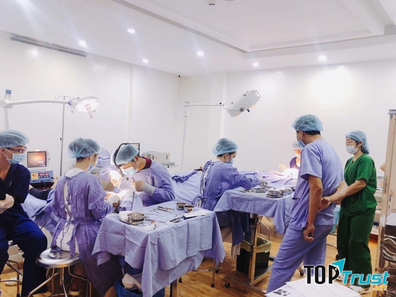 Thẩm mỹ viện Á Đông